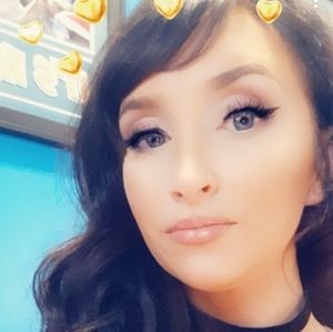 Meet your Posher, Amamda